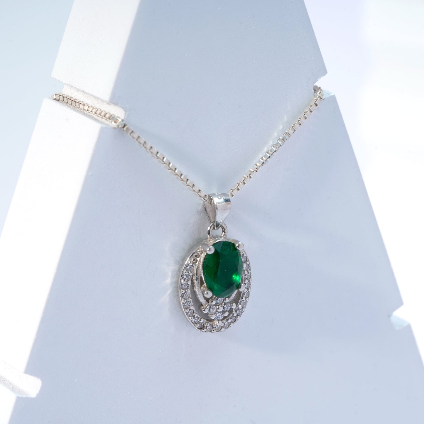 Emerald Glow Necklace