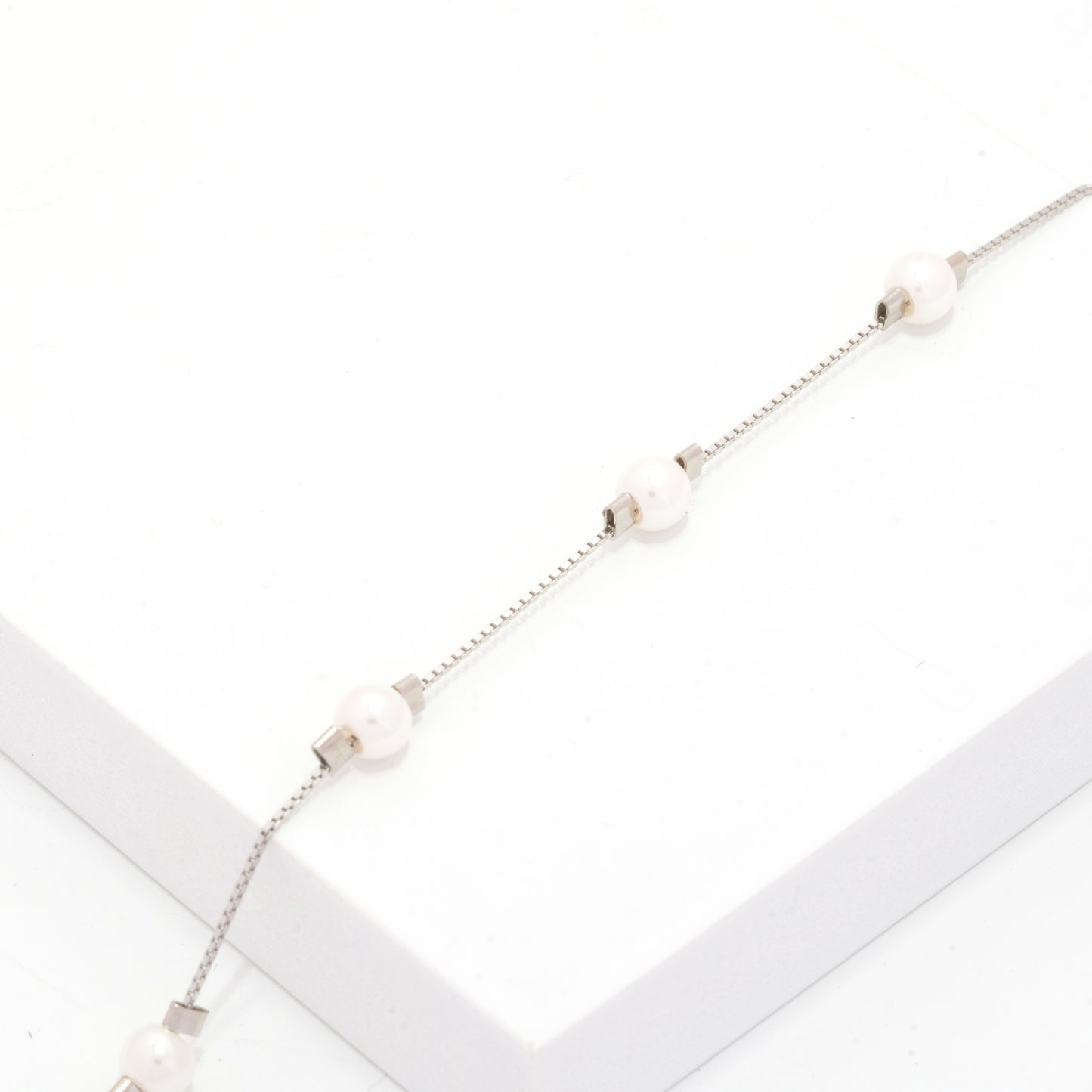 Solo Pearl Bracelet