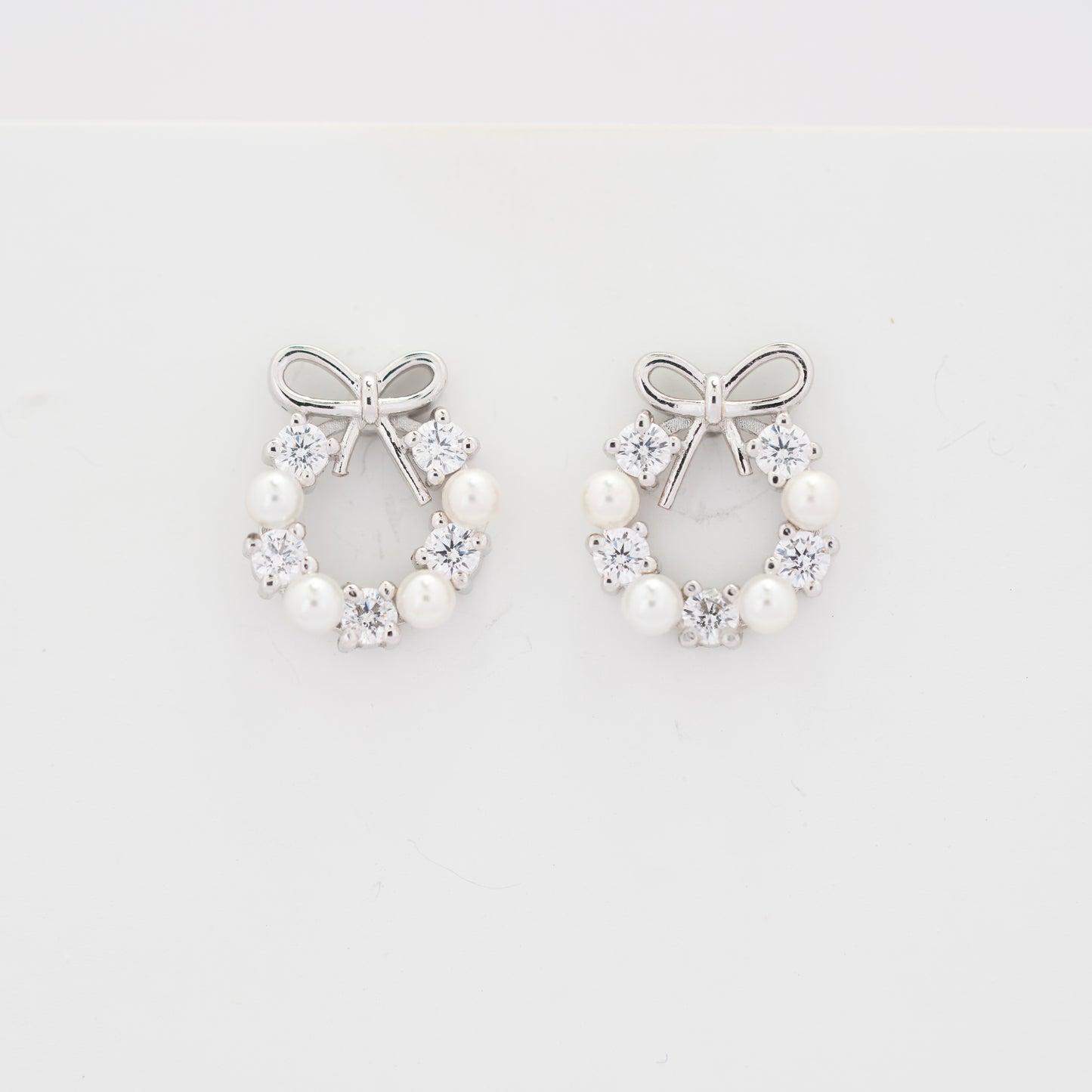 Circle Bow Studs