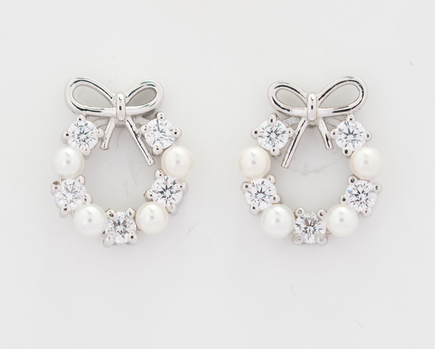 Circle Bow Studs