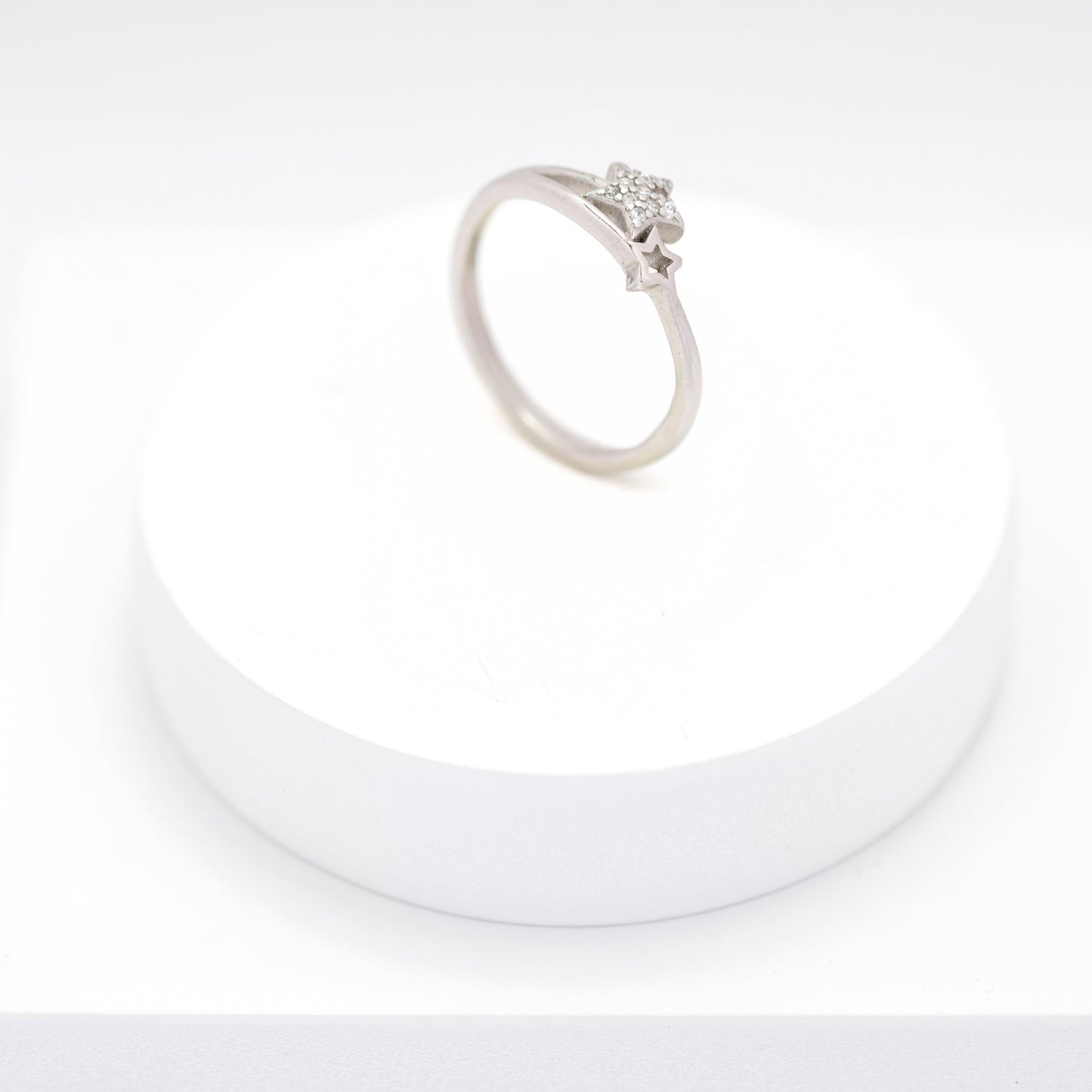 Star Diamond Ring