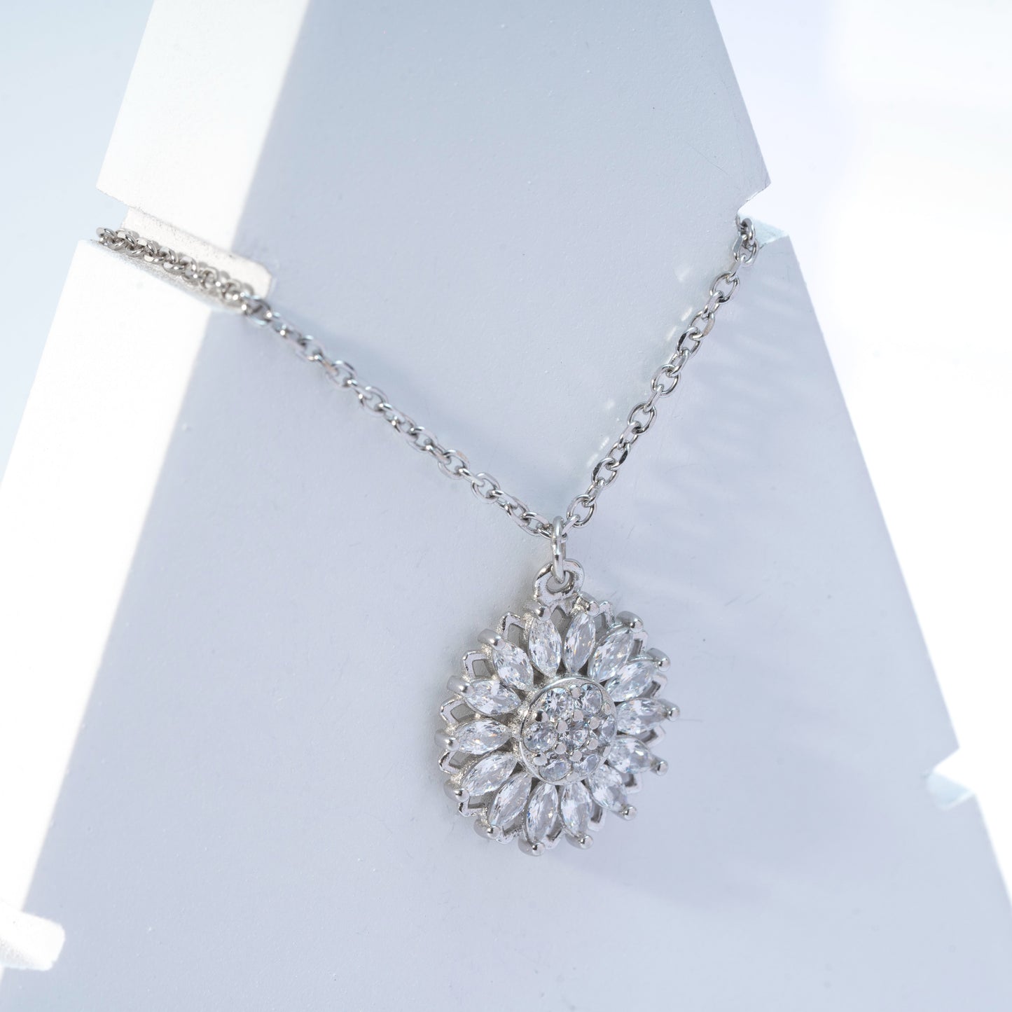 Bold Bloom Necklace