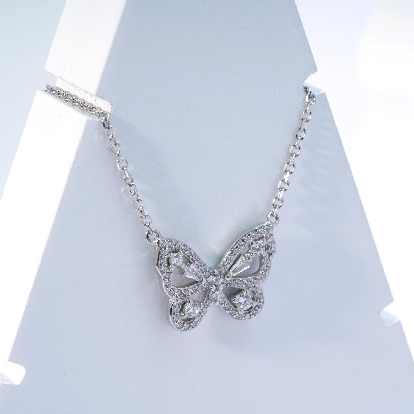 Flutter Bold Necklace