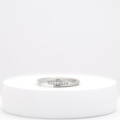 Minimal Line Ring