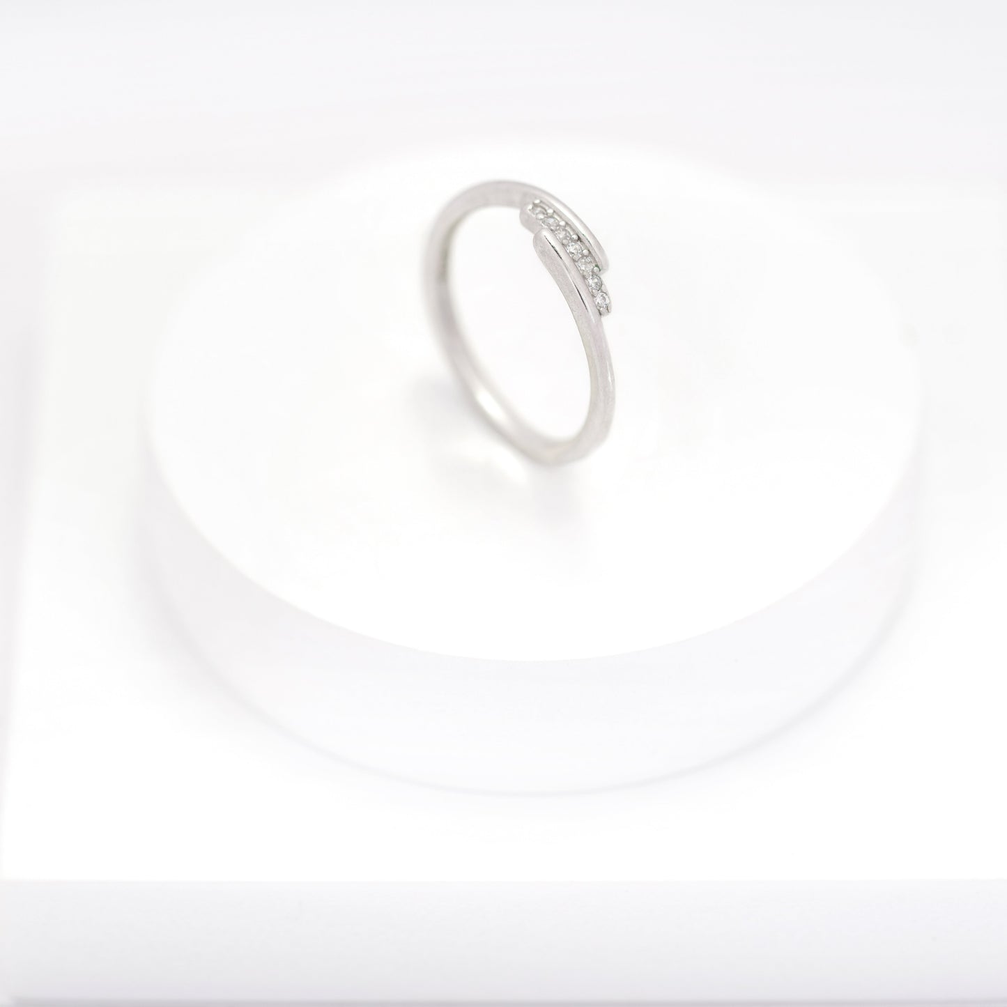 Minimal Line Ring